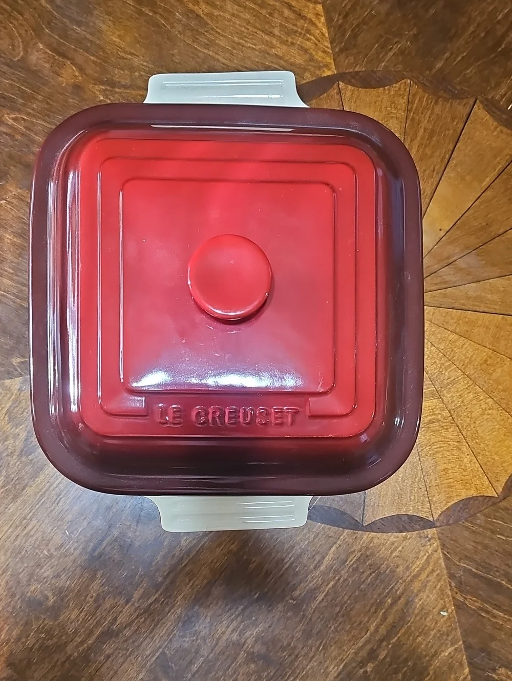 Le Creuset Red Square Signature Dutch Oven